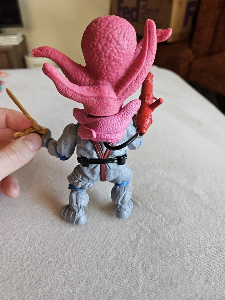 1995 TMNT NINJA TURTLE ADVENTURES DEEP SEA DIVER LEO ACTION FIGURE OCTOPUS SWORD - Image 4 of 4