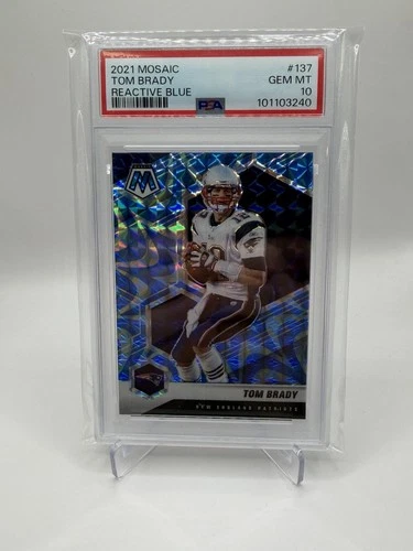 2021 Panini Mosaic - Tom Brady #137 Reactive Blue Mosaic Prizm