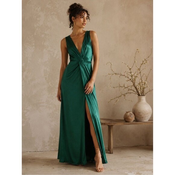 NEW Lulus Perfect Refinement Emerald Green Satin Sleeveless Pleated Maxi Dress S