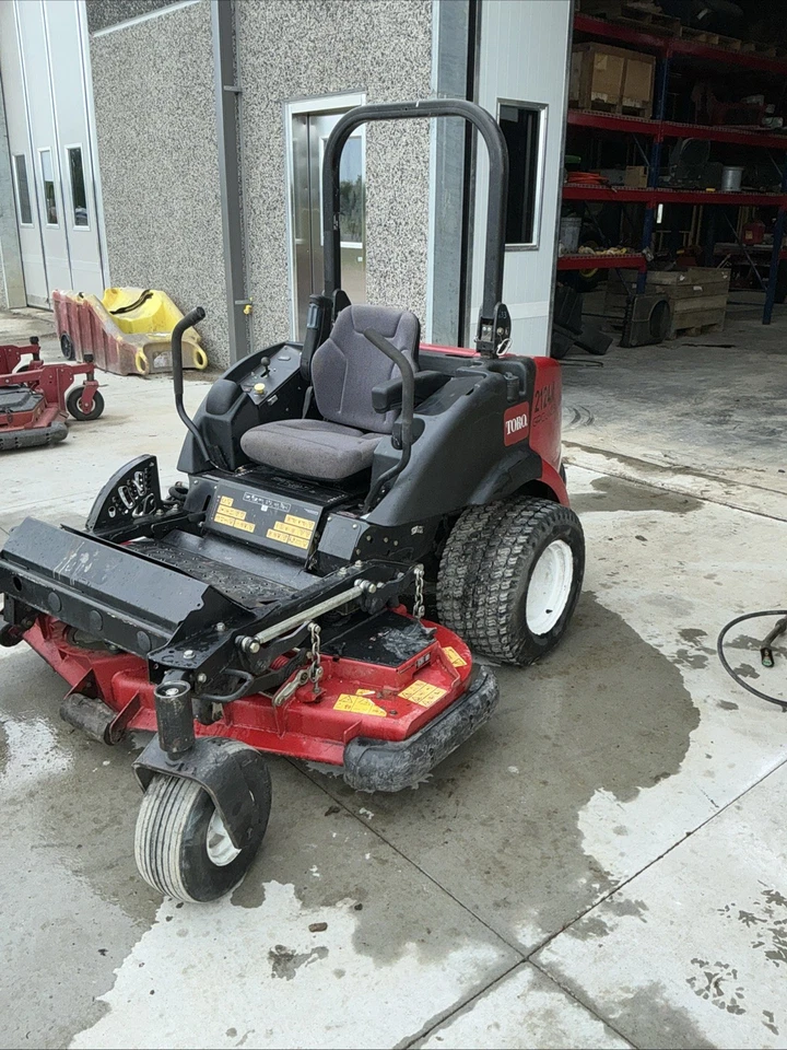 toro zero turn 7200 kubota diesel mower . 60” Deck Meter Reads Only 1100 Hours - Image 3 of 4