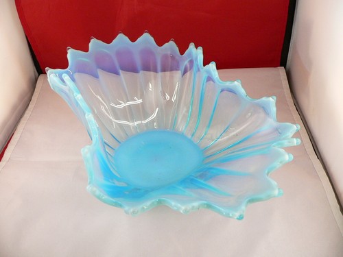 FOSTORIA HEIRLOOM BOWL, OBLONG BLUE OPALESCENT - Picture 4 of 9