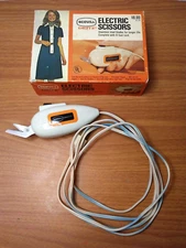 Dritz Scovill Electric Scissors No. 716 White with Original Box - Tested Working