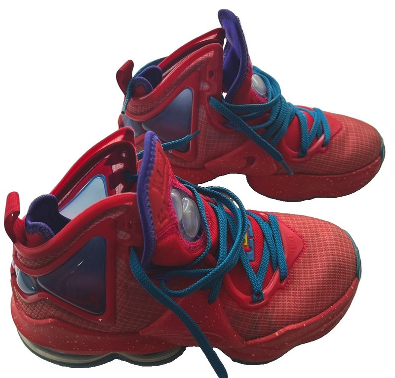 Nike LeBron 19 Size 5Y