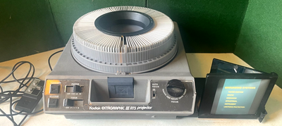 Kodak Ektagraphic III Model ATS 35mm Slide Projector w/Remote,Zoom