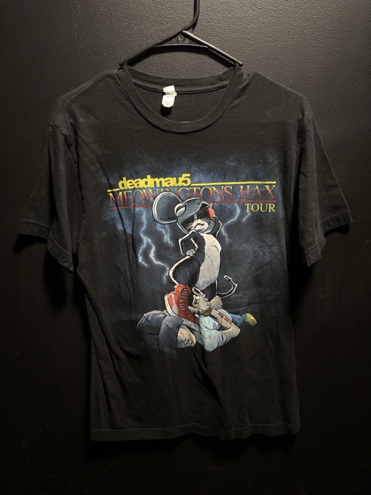 Meowingtons Hax Tour Rare Music Concert Merch Medium Graphic T-Shirt
