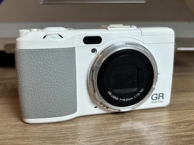 Ricoh GR Digital IV 10.4MP Digital Camera [SC 13948] White #001 - Image 1 of 4