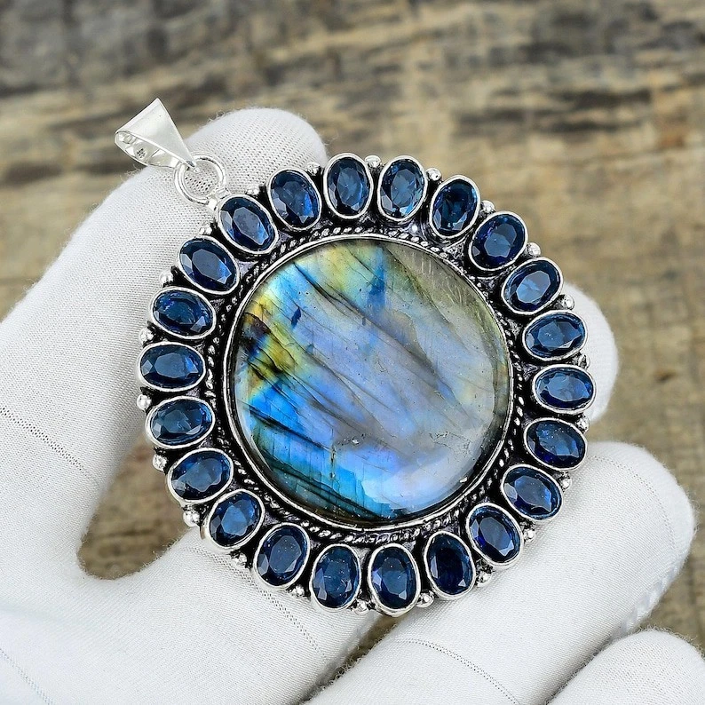 Colgante de joyería de plata de ley 925 hecho a mano con piedras preciosas de labradorita y tanzanita Foto 3 de 4