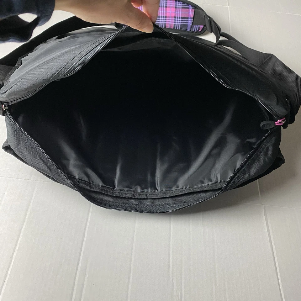 Bolso Bandolera Mensajero Grip by High Sierra Payback Negro Púrpura Rosa A Cuadros Nuevo con Etiquetas Foto 4 de 4