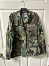 US AIR FORCE Military Combat Woodland Camo Coat Shirt SZ Med Short