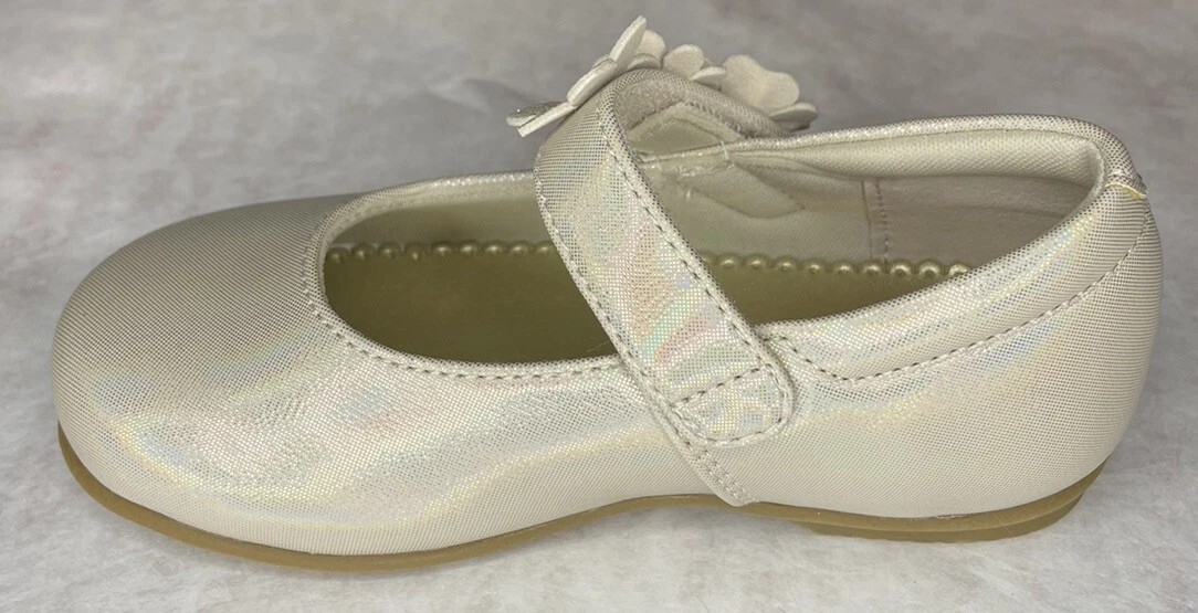 Little girl shop beige dress shoes