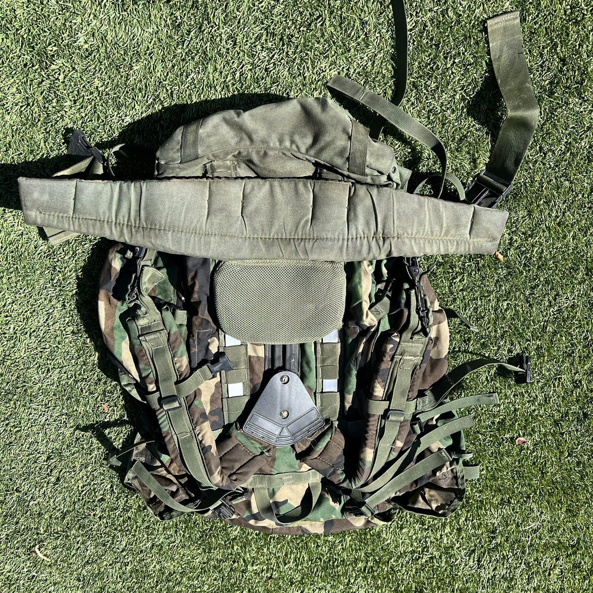 US Military CFP 90 Woodland Camo Field Pack-Large Internal Frame