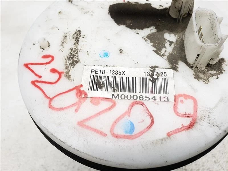 Оригинальный японский топливный насос в сборе для Mazda 3 2014-2018 годов выпуска PE181335X - Изображение 3 из 4