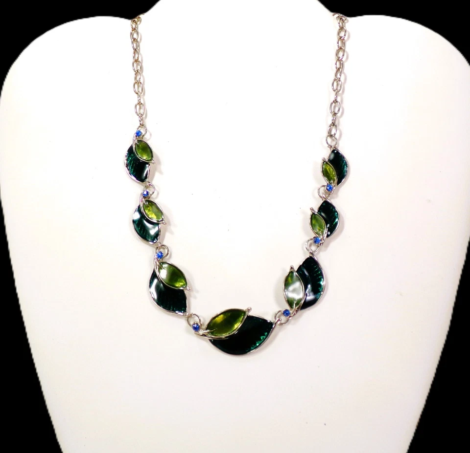 Collar Hoja Verde con Hojas Color Verde Claro y Oscuro en Acabado Plata NUEVO Foto 4 de 4