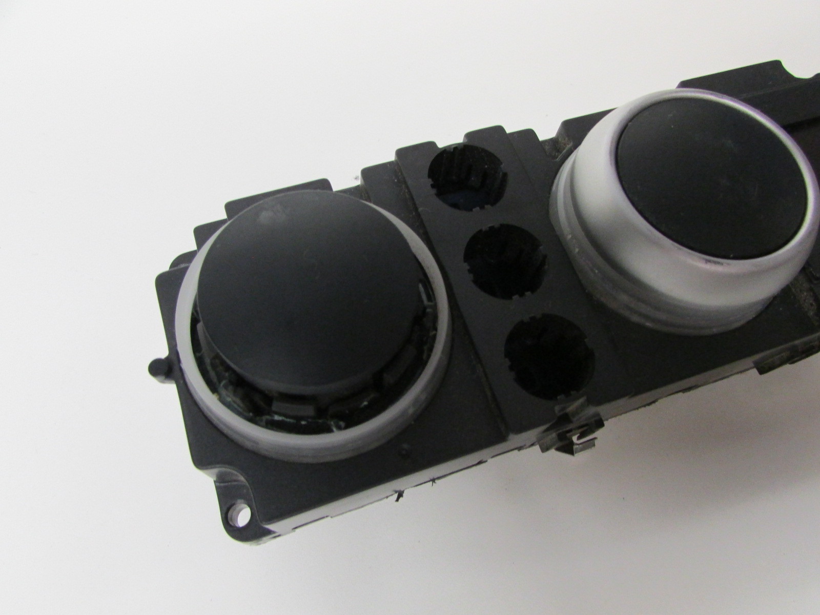Mclaren MP4-12C RH Temperature Control Unit, Used, P/N 11M1250CP.01