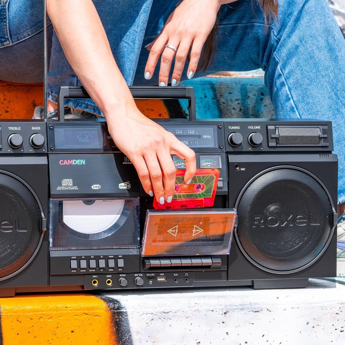 Vintage Bettwäsche-Set Mit Retro Audio Cassette Design – Queen Size, Bunt, 70er/80er Jahre Style Vintage Bettwäsche-Set Mit Retro Audio Cassette Design – Queen Size, Bunt, 70er/80er Jahre Style