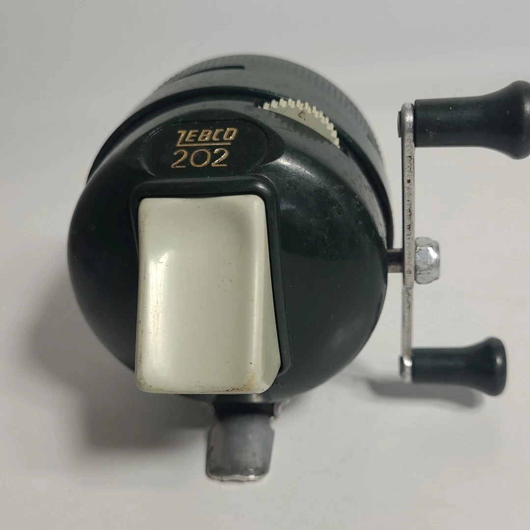 Moulinet Zebco Vintage 202 Rouge Et Blanc – En état De Marche – Fabriqué Aux USA