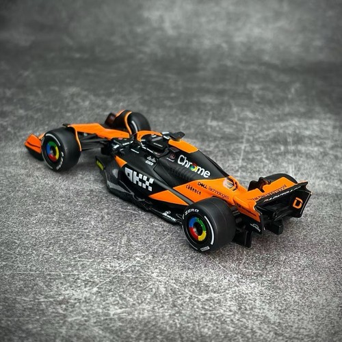 Bburago 1/43 McLaren F1 MCL38 #81 Oscar Piastri Miami GP 2024 Diorama Play set - Picture 11 of 20