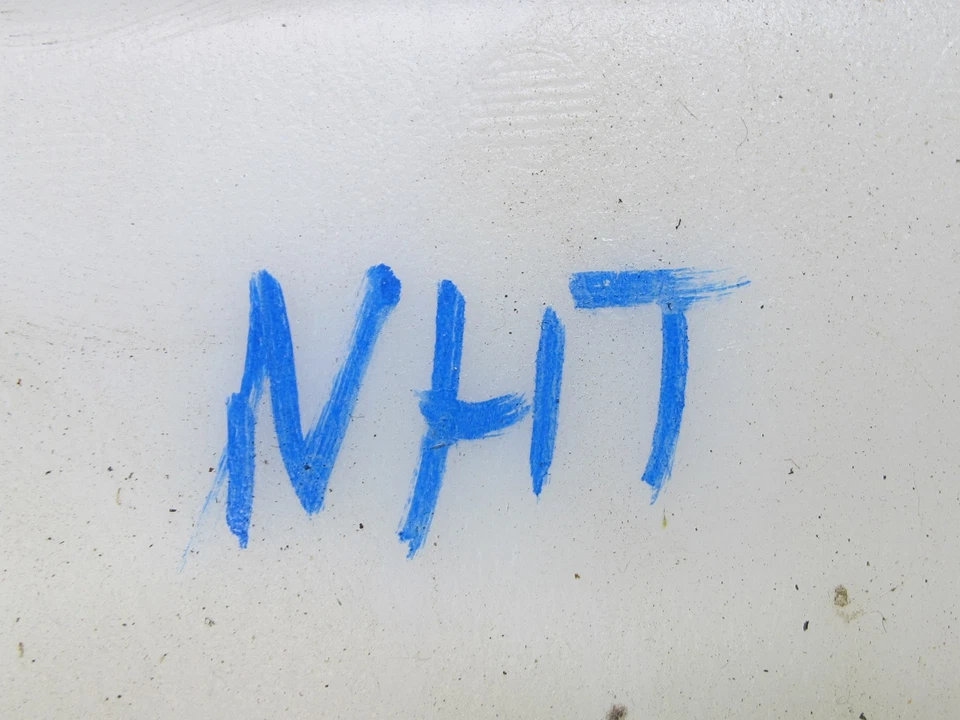 Hummer H2 2008 limpiaparabrisas delantero lavadora depósito de líquido botella tanque Foto 2 de 4