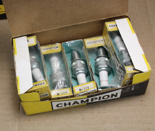 NOS * 1970s era JOHN DEERE CHAMPION SPARK PLUGS Old Unused plugs in original box