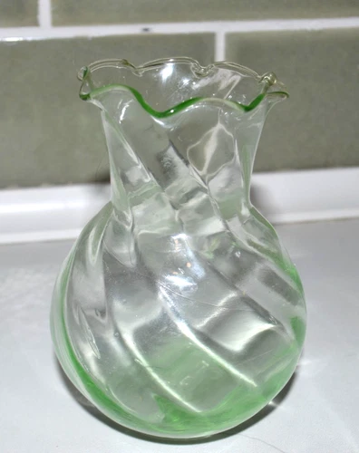 Vintage Anchor Hocking Small Pale Green Glass Ruffled Rim Bulb Flower Vase