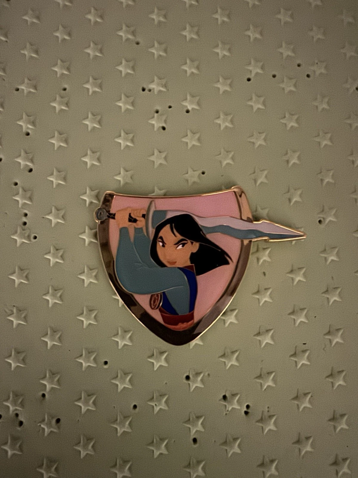 Loungefly Disney Mulan Flower Puzzle Mystery Pin - Kahn