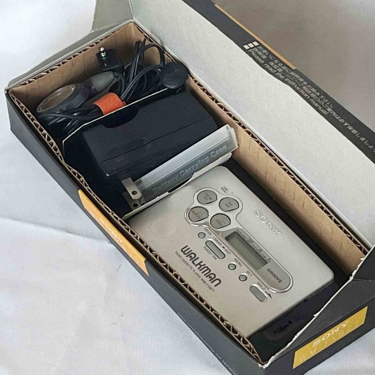 SONY WM-FX877 1999 W/accesories Radio Walkman Cassette Player From