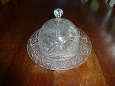 SUPERBE CLOCHE A FROMAGE ET SON PLATEAU TAILLE CRISTAL