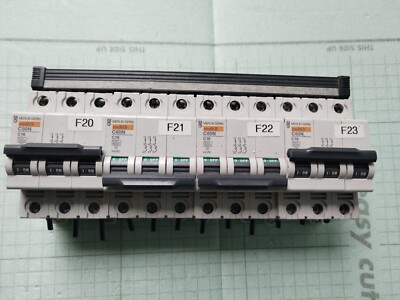 4x Merlin Gerin Multi 9 C60N-C16 Leitungsschutzschalter K14A6/1