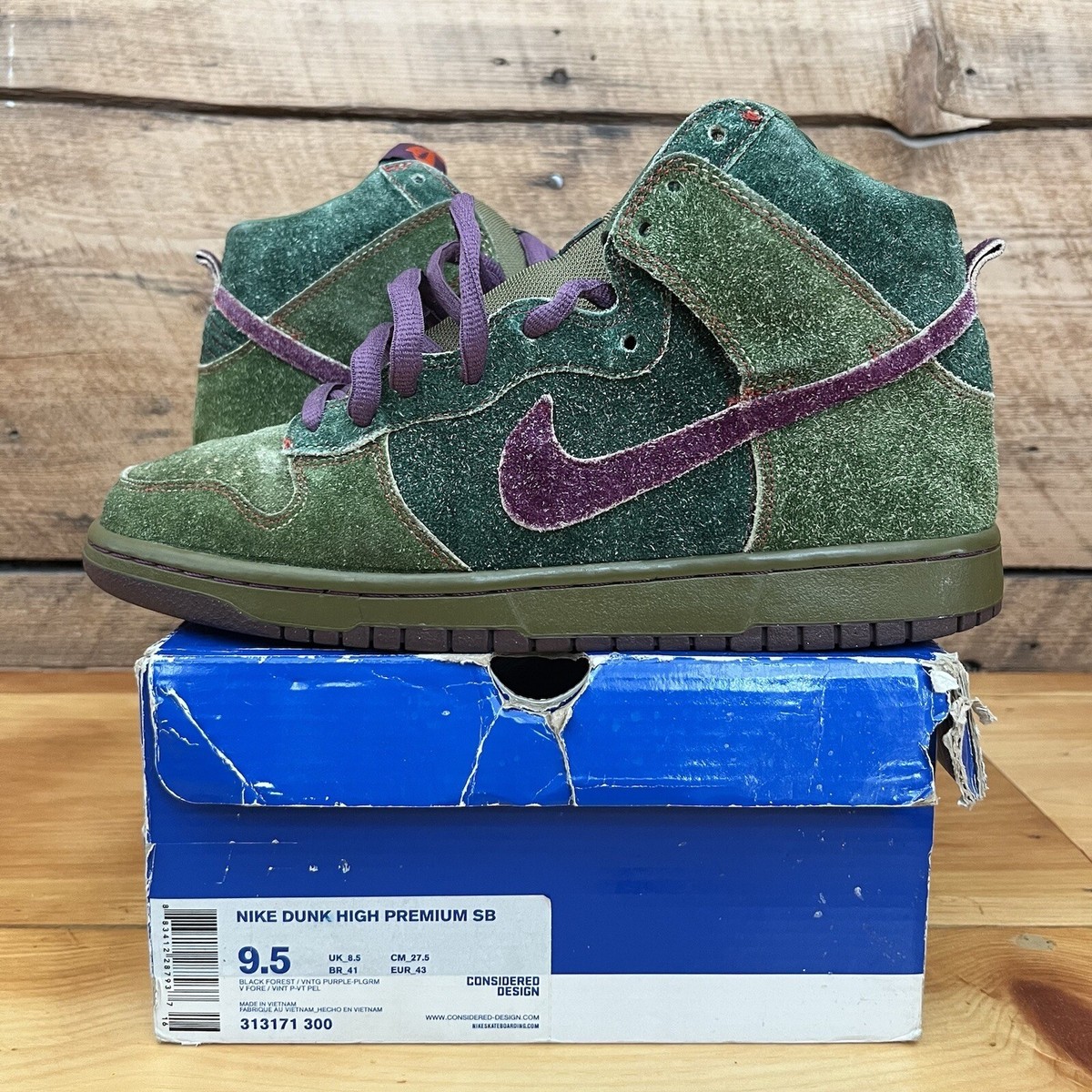 Size 9.5 - Nike SB Dunk High Premium Skunk 4/20 Green/Purple Size 9.5 - Nike SB Dunk High Premium Skunk 4/20 Green/Purple