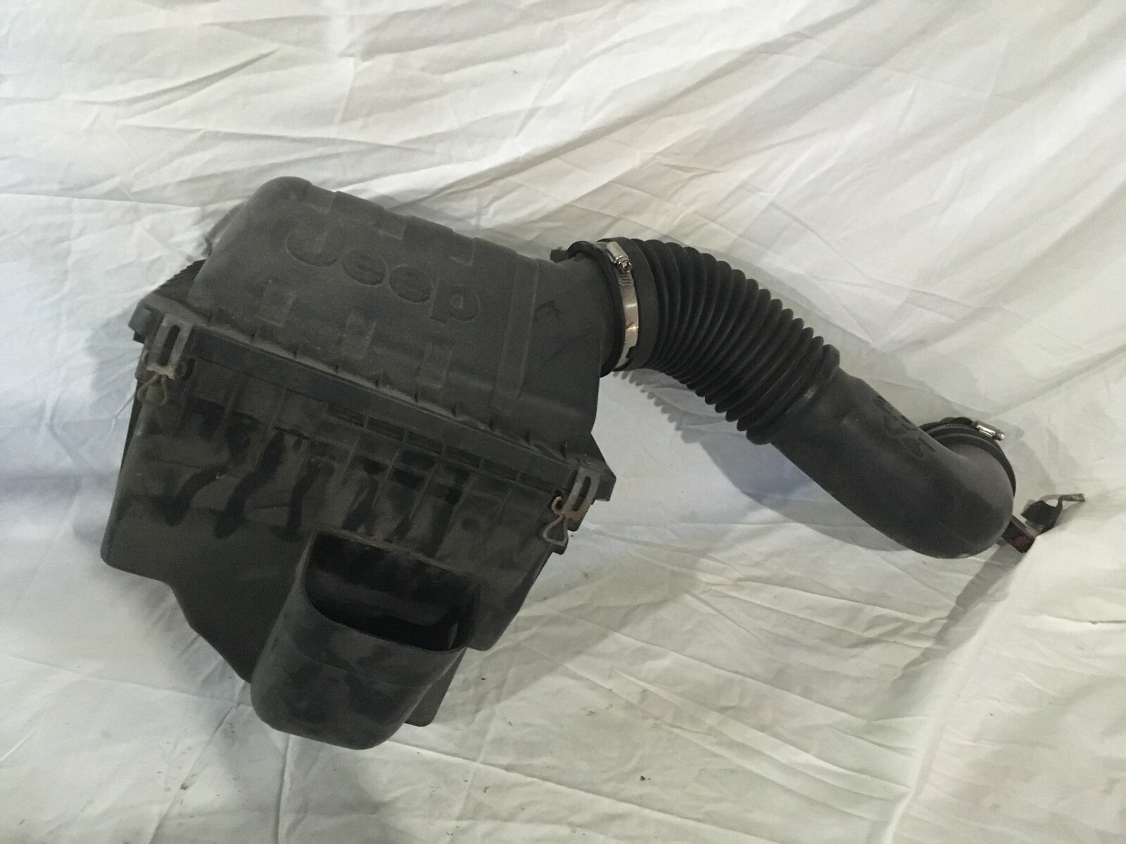 2004 2005 2006 2007 Jeep Liberty Complete Air Filter Box Cleaner MAF eBay