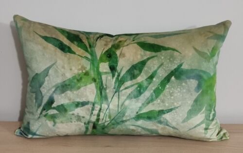 Designers Guild Jardin Chinois Jade & Omega Velvet Cushion Cover 35x55 cm - Afbeelding 1 van 3