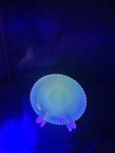 Macbeth Evans Opalescent Monax Petalware Various Size Plates !Glow Under UV! - Picture 5 of 51