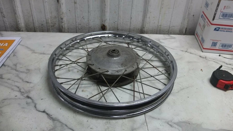 Llanta delantera 75 Yamaha RD125 RD 125  Foto 2 de 4