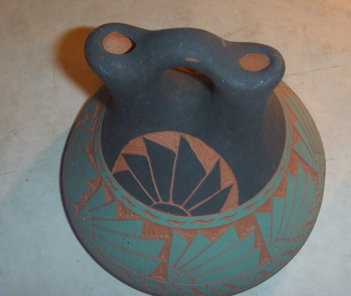 Vintage Navajo Etched Wedding Vase Signed, New Mexico - Picture 5 of 9