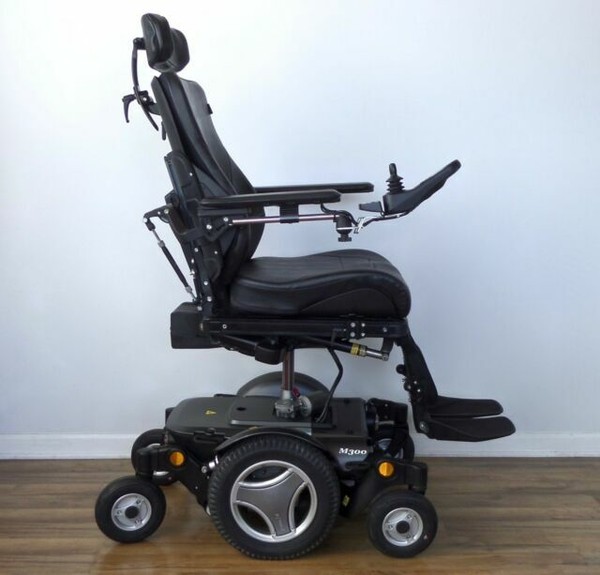 Permobil C300 Power Wheelchair Loaded Seat Lift Elevation Varilite