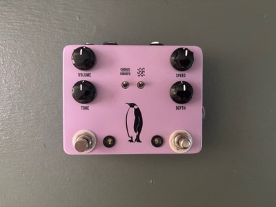 JHS The Emperor V1 Guitar Effects Pedal - Chorus & Vibrato Modulation