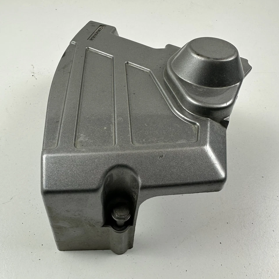 Cubierta piñón lateral motor delantero Suzuki DL650 v-strom 2011 11361-27G00 Foto 4 de 4