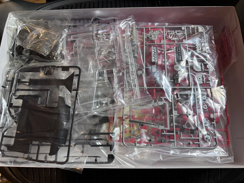 TAMIYA ENZO FERRARI 1/24 SPORTS CAR SERIES Japan No.260 - New - Image 2 of 2