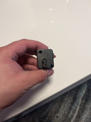 Intermediate Plug with On/Off Switch - Compact - Black