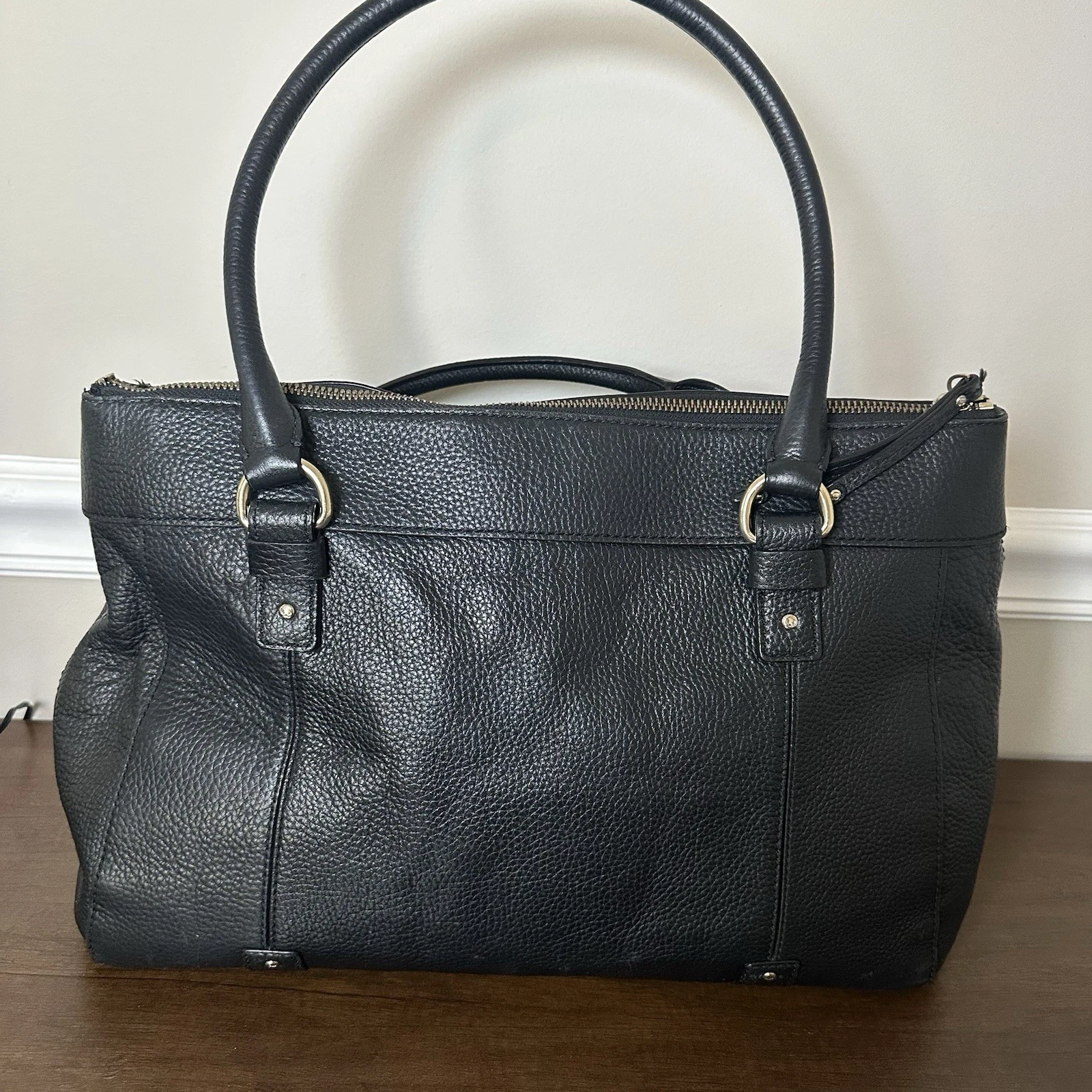 Borsa a mano Kate Spade in pelle nera Berkshire Road Teegan tracolla tote tote laptop