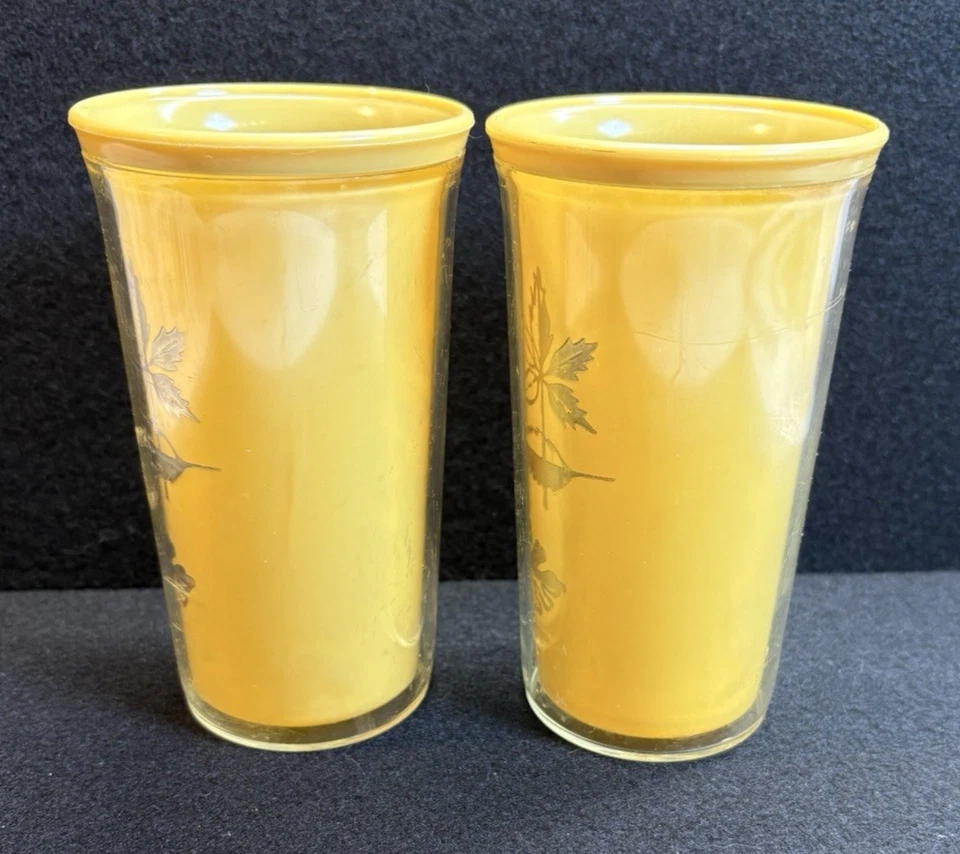 Juego de tambor de plástico aislado amarillo burrita vintage con diseño de follaje dorado MCM Foto 3 de 4