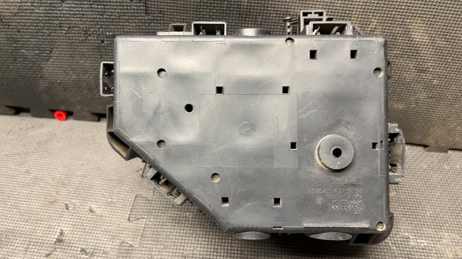 GMC Acadia SLT 3.6L AWD Engine Fuse Box With Fuses 2015 2016 2017 AT AC