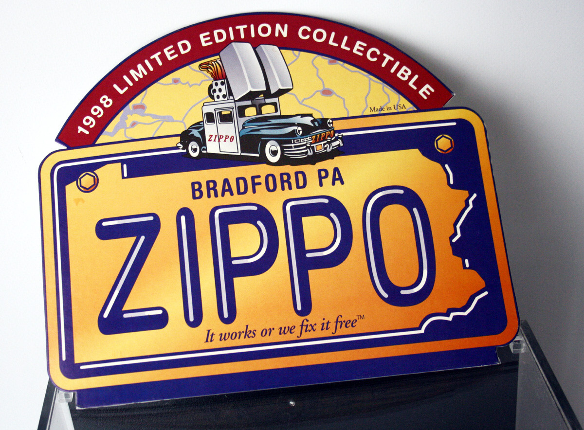 VINTAGE ZIPPO 1998 LIMITED EDITION COLLECTIBLE LIGHTER DISPLAY