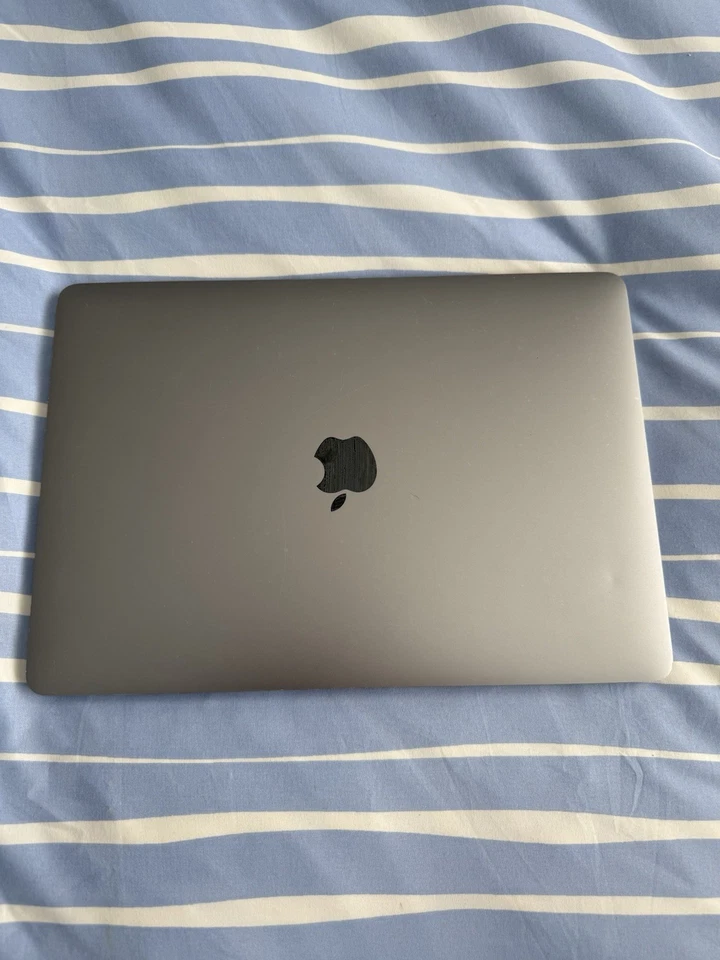 Apple MacBook Pro 13" · i5 8th gen 3.9 GHz · 8GB · 256GB, photo 4 of 5