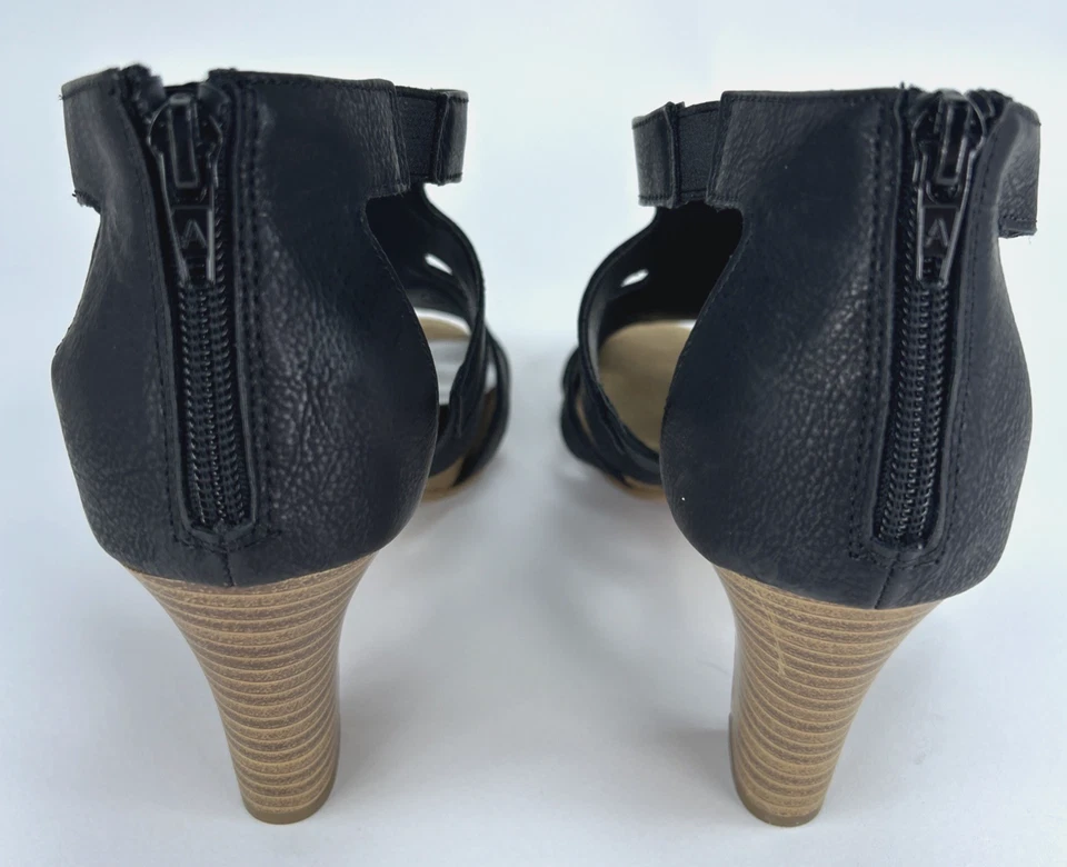 Cloudwalkers by Avenue Parker Sandal's Cut Out Strap Heels Women's Size 9W - Image 4 of 4