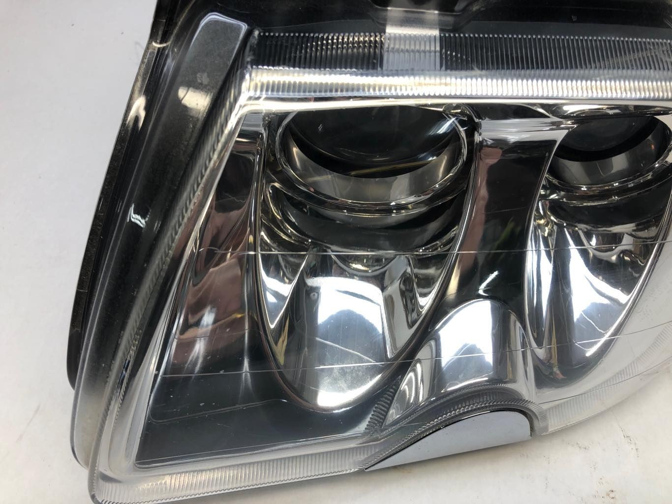 2003 - 2008 Maserati Quattroporte Left Drivers Headlamp Assembly Bi-Xenon OEM