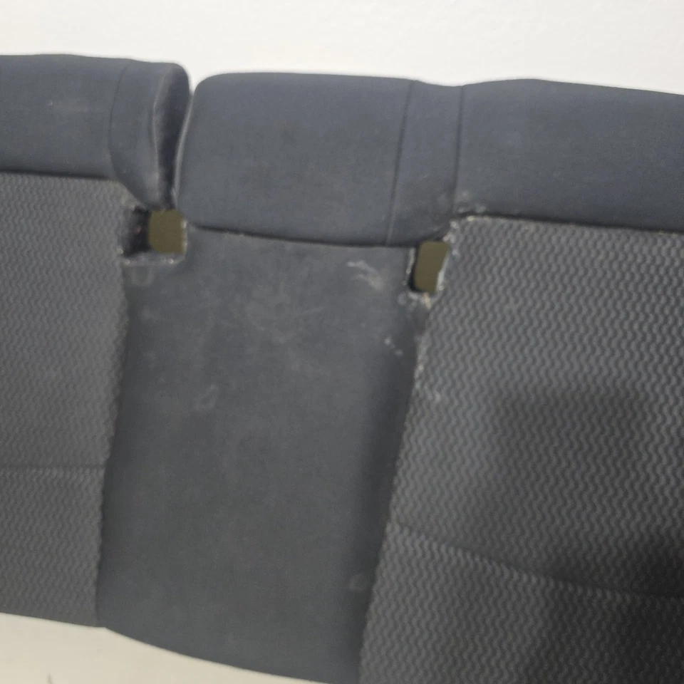 Cojín asiento inferior trasero Nissan Leaf 13 14 15 16 17 tela negra con diseño OEM Foto 3 de 4