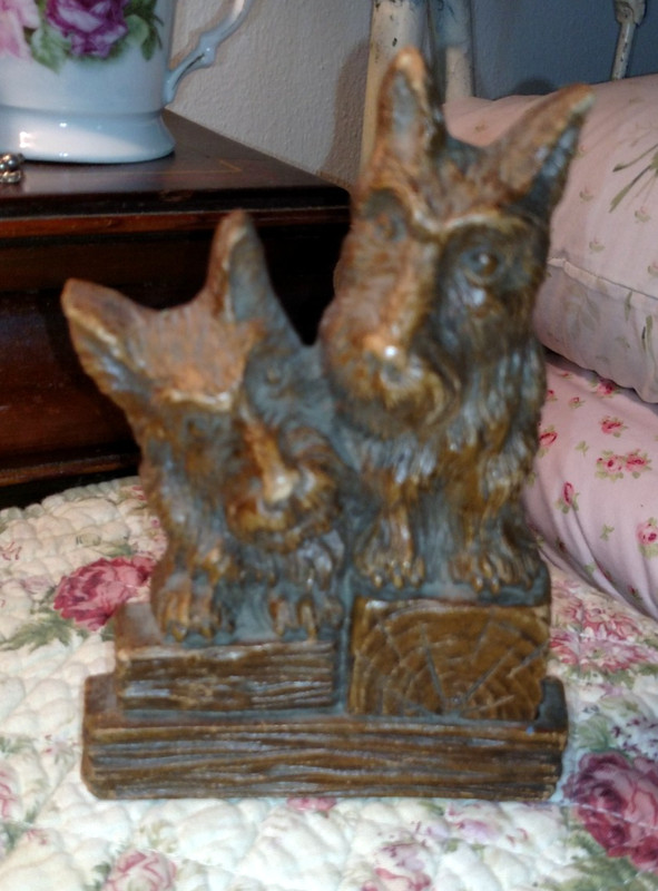 Vintage Syroco wood bookend Scottie dogs
