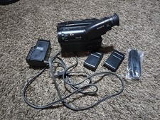 SONY 10X VIDEO 8 HANDYCAM CAMERA / RECORDER , CCD-TR70 - Untested