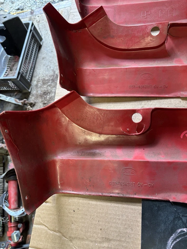 1961 1962 年福特雷鸟桶座轨道装饰成型破碎项目 Oe — 第 2/4 张图片